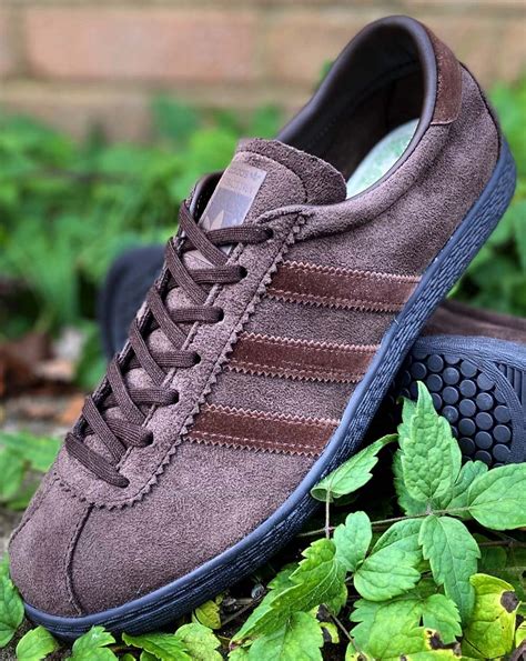 Adidas gruen tobacco trainers